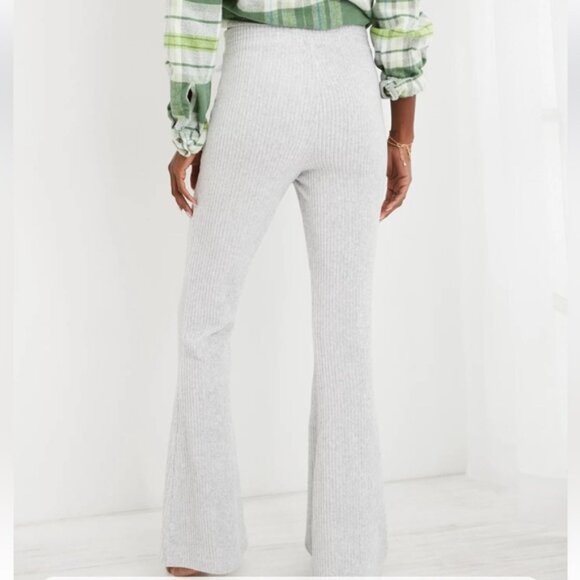 Aerie Groove-On Velour High Waisted Flare Pant - Picture 2 of 8